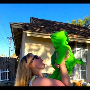 Carter’s baby dinosaur costume 3-6 months